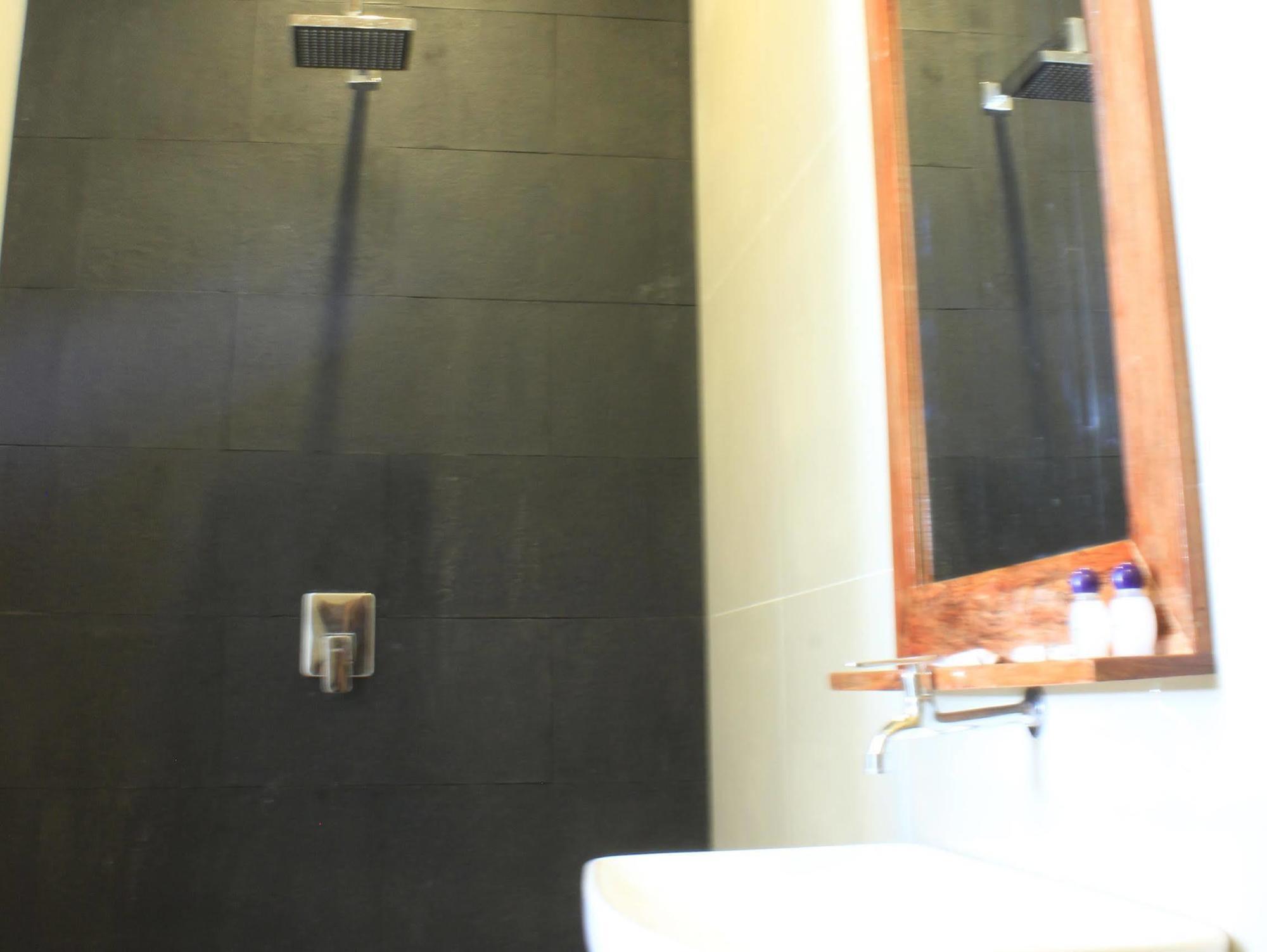 Hotel Zamburger Lombok - Previously Alam Mimpi Hotel Mangsit Εξωτερικό φωτογραφία